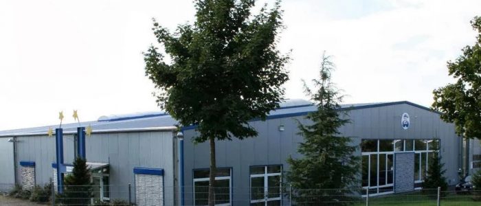 Produktionshalle der PSA Wasserarmaturen GmbH Das Bild zeigt den Standort der PSA Wasserarmaturen GmbH in Pirmasens